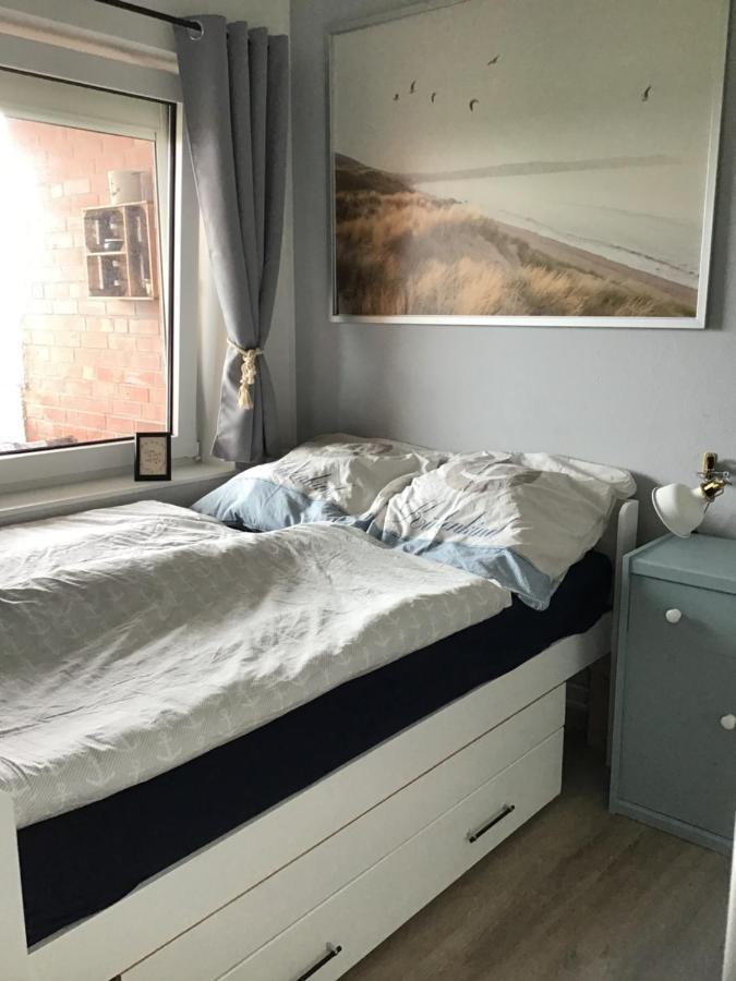 Liebevoll Eingerichtete Ferienwohnung Luettje Koje Dornum Exterior photo